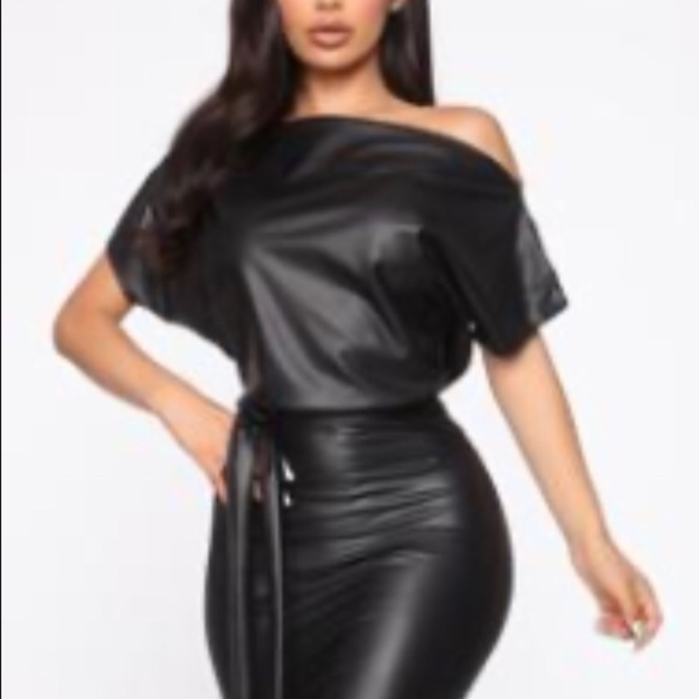 Boat neck midi dress